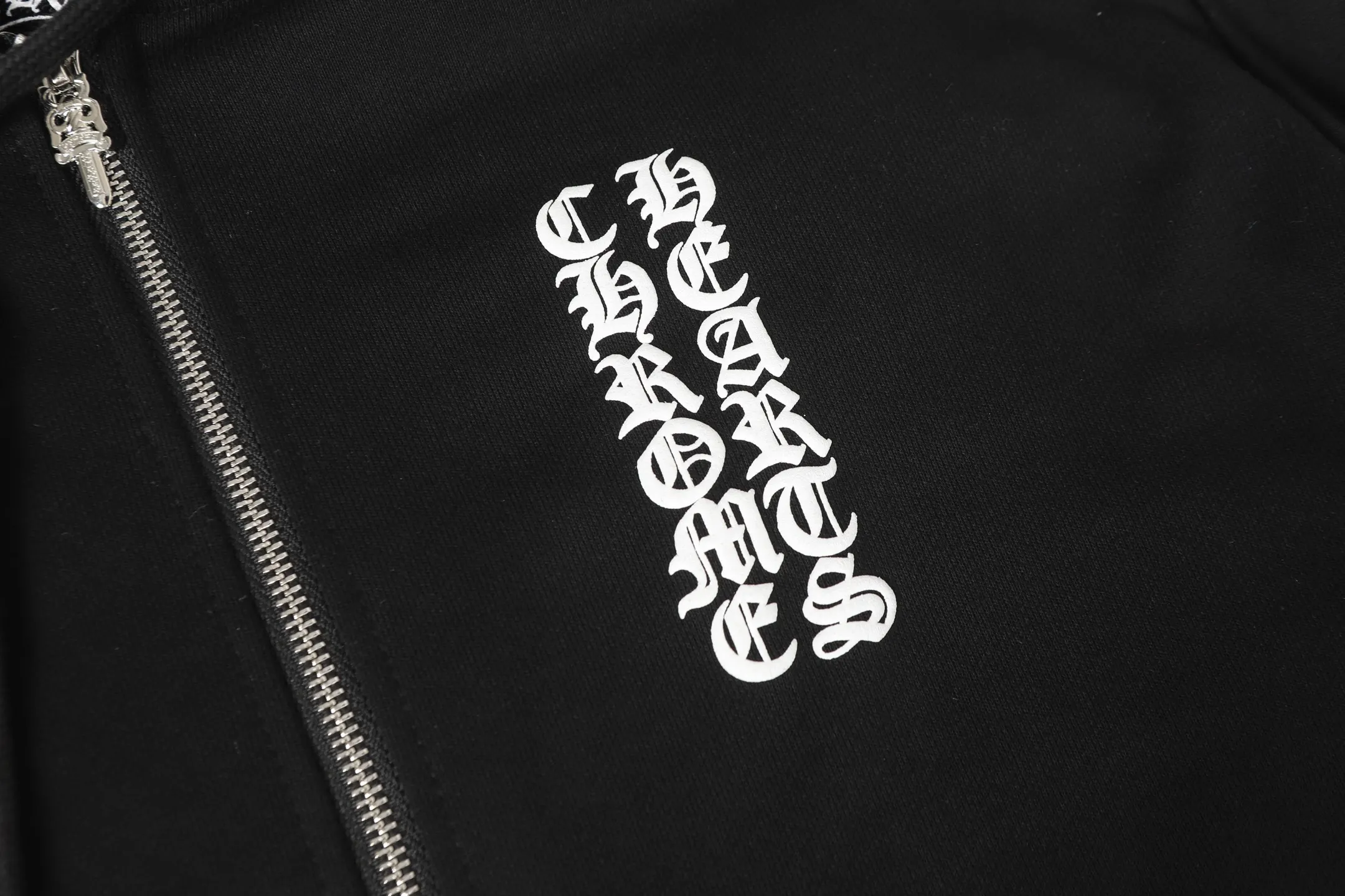 P250 cross-border model, please do not place an order if you are pursuing quality -Chrome Hearts/Chrome Hearts Sanskrit ghost print zipper sweatshirt cardigan jacket -High weight, high density and high quality. The wool is soft, delicate and skin-friendly. Soft and silky to the touch. Excellent warmth and skin-friendly properties. LXL